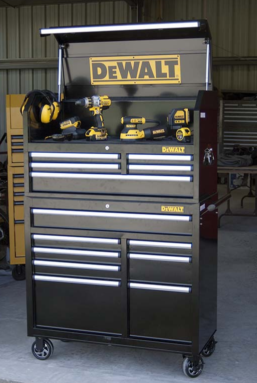 DeWALT 40 Roller cab toolbox & chest.