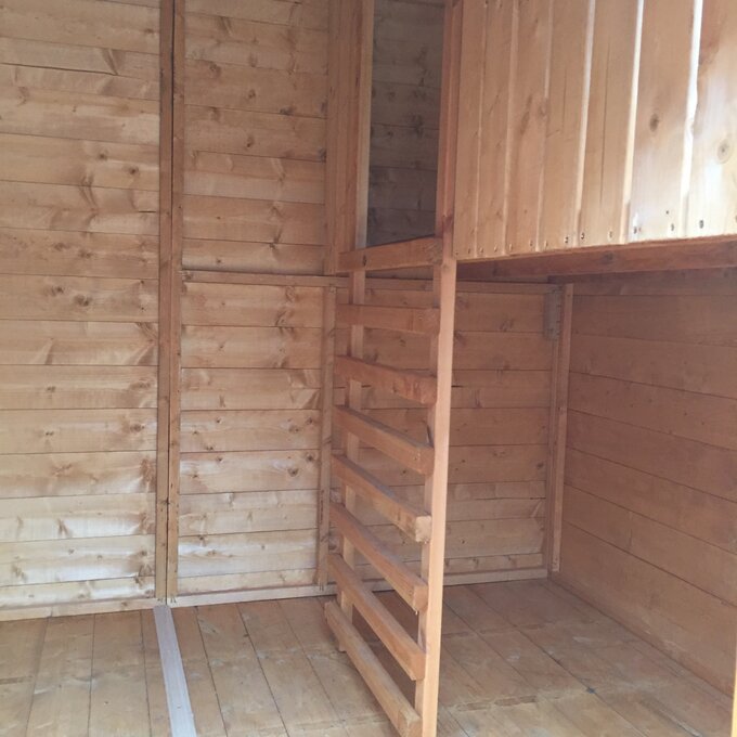 7.71′ X 6.75′ PLAYHOUSE