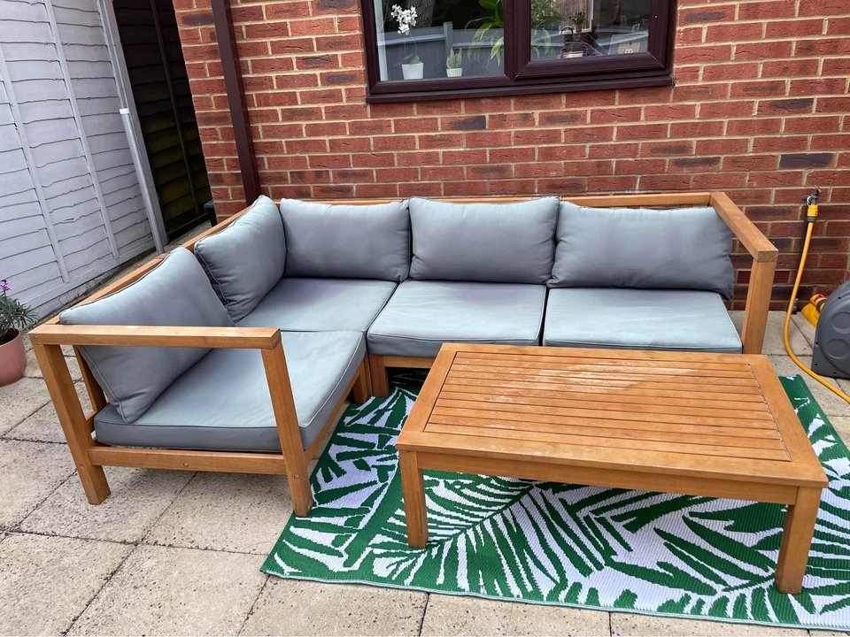 Garden corner sofa, coffee table & furniture cover