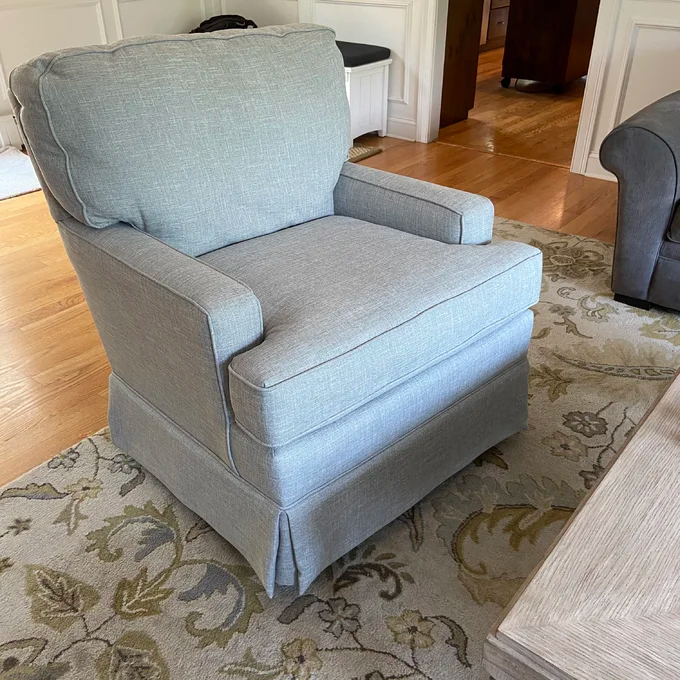 【Furniture】Highgrove Swivel Glider and Ottoman