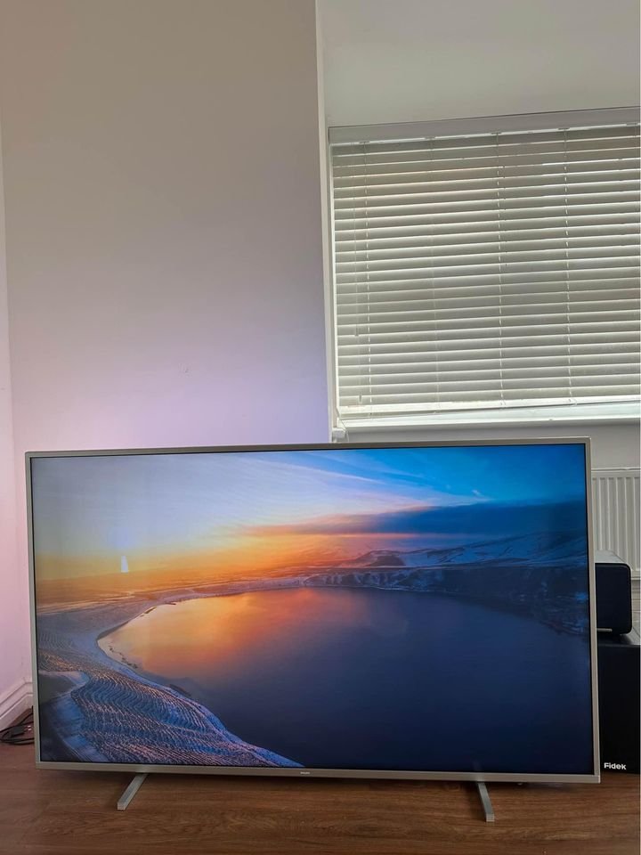 55”4K ultra HDR ambient light smart TV'