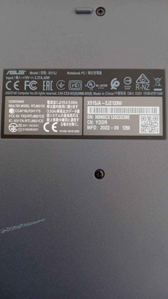 Asus laptop bundle includes head set and memory stick