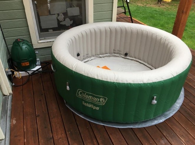 4 person outdoor portable inflatable hot tub spa