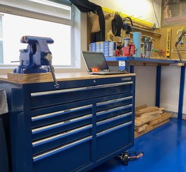 HuskyTool 46 in. W x 24.5 in. D 9-Drawer Gloss Black Deep Tool Chest Mobile Workbench with Hardwood Top and Power Station, Red, (H46MWC9V2PWR)