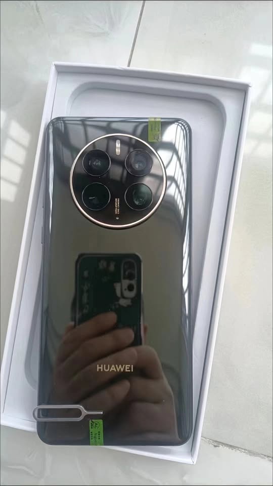 HUAWEI Mate 50 Pro 5G -28GB-256GB + 8GB RAM EMUI SIM-Free Unlocked Smart Phone (Silver Black)